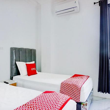 Capital O 94254 Dental Inn Banda Aceh Ngoại thất bức ảnh