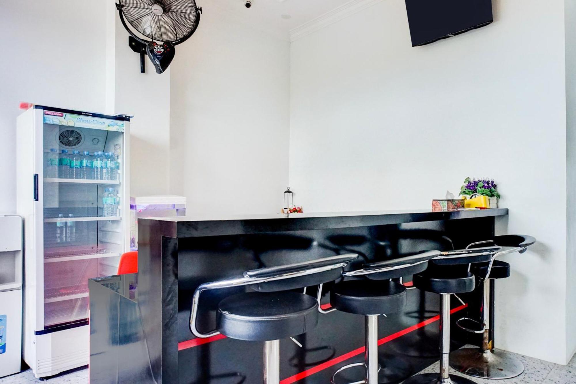 Capital O 94254 Dental Inn Banda Aceh Ngoại thất bức ảnh